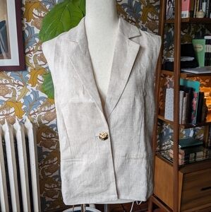 DISSH Light Beige Sleeveless Blazer